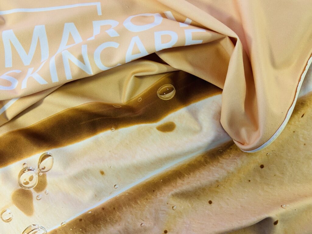 Stretch-Gewebe mit Druck im Detail